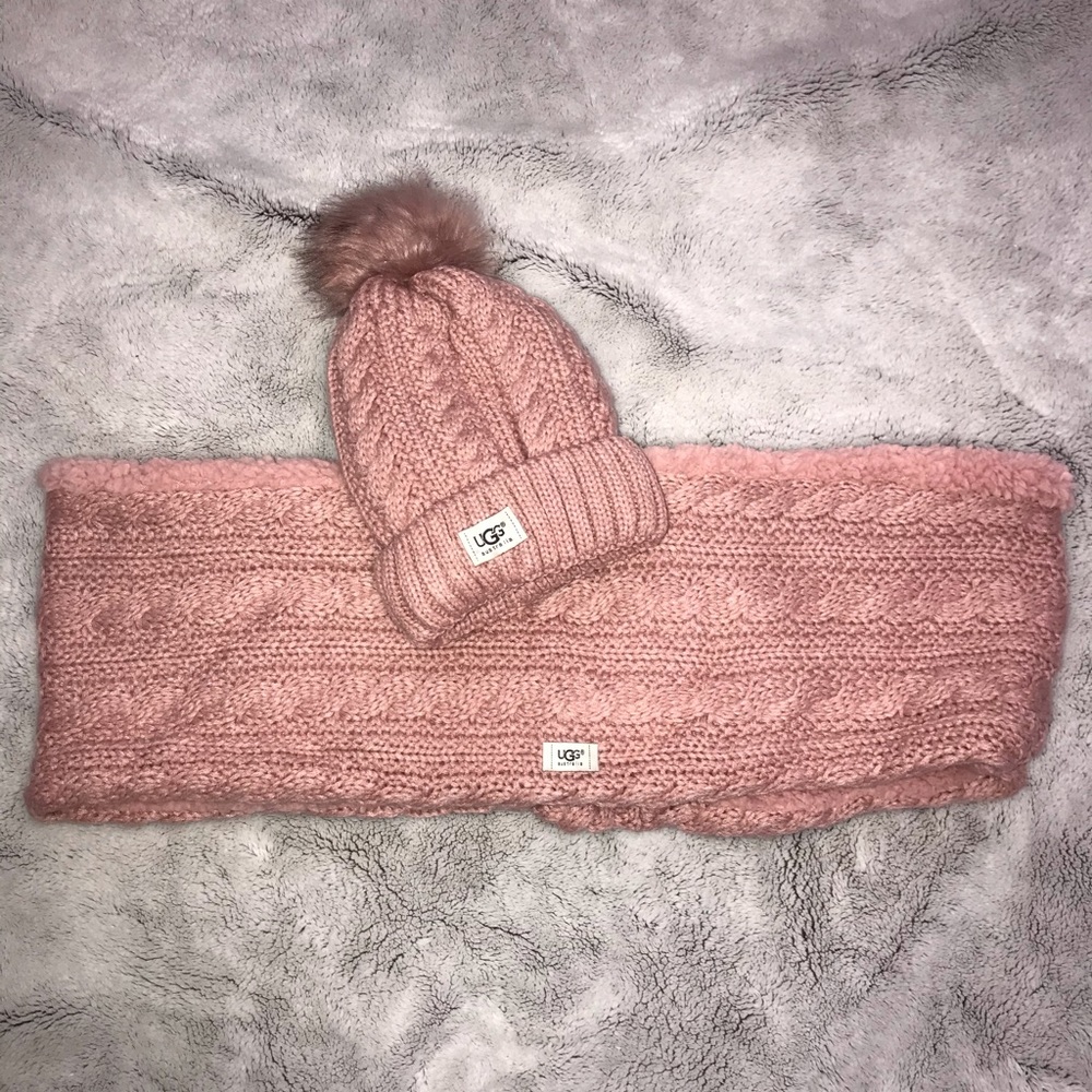 💗Pink UGG Hat & Scarf Set💗
